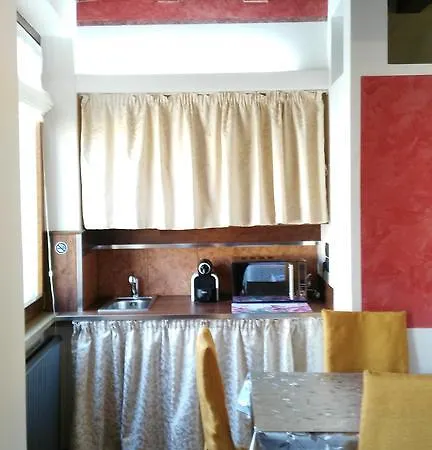 Antica Via Roma Garden View Nocleg ze śniadaniem 2*