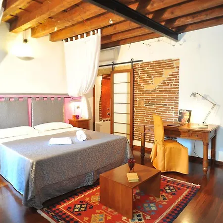 Antica Via Roma Garden View Nocleg ze śniadaniem 2*