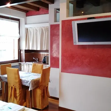 Antica Via Roma Garden View Nocleg ze śniadaniem 2*